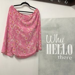 Flirty floral skirt that clings to all the right curves